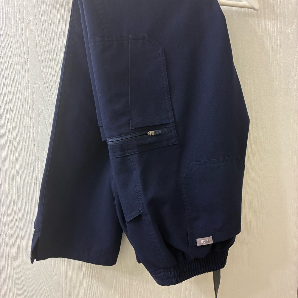 Figs technical collection navy blue scrub pants; straight leg, size small